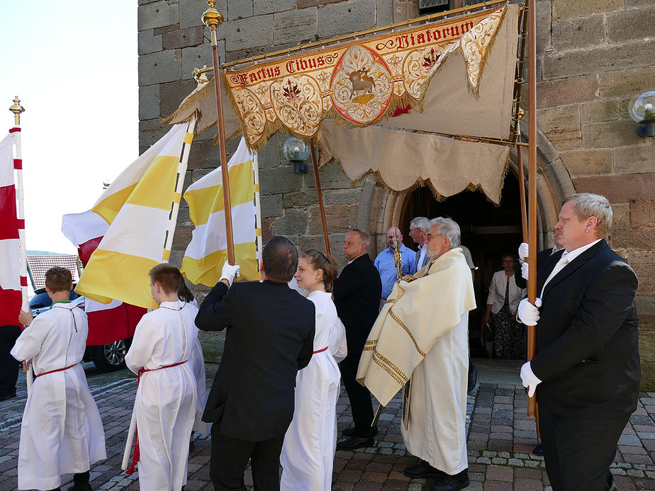 Festgottesdienst zum Kirchweihtag (Foto: Karl-Franz Thiede)